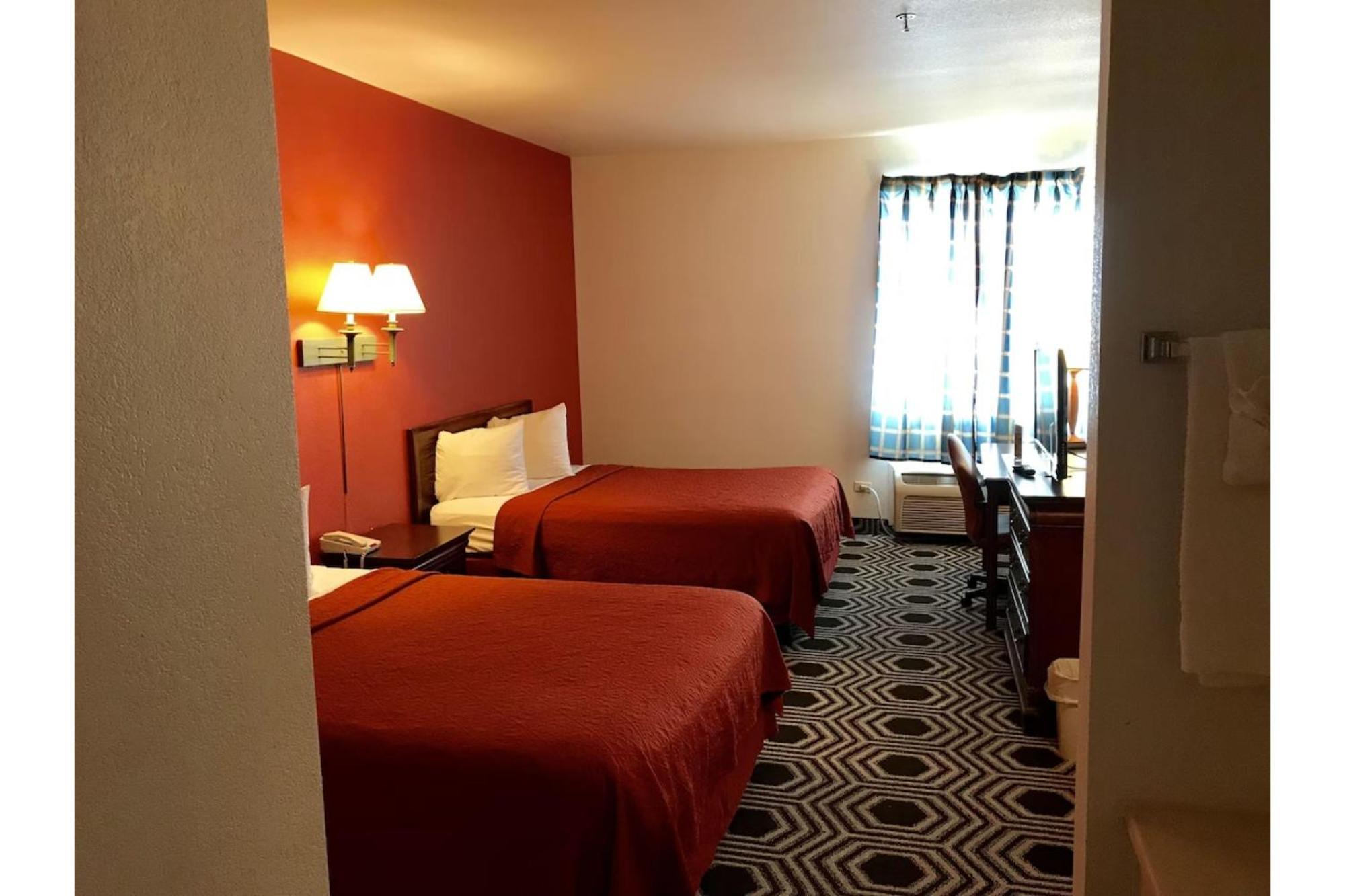 Kings By Oyo I-57 Hotel